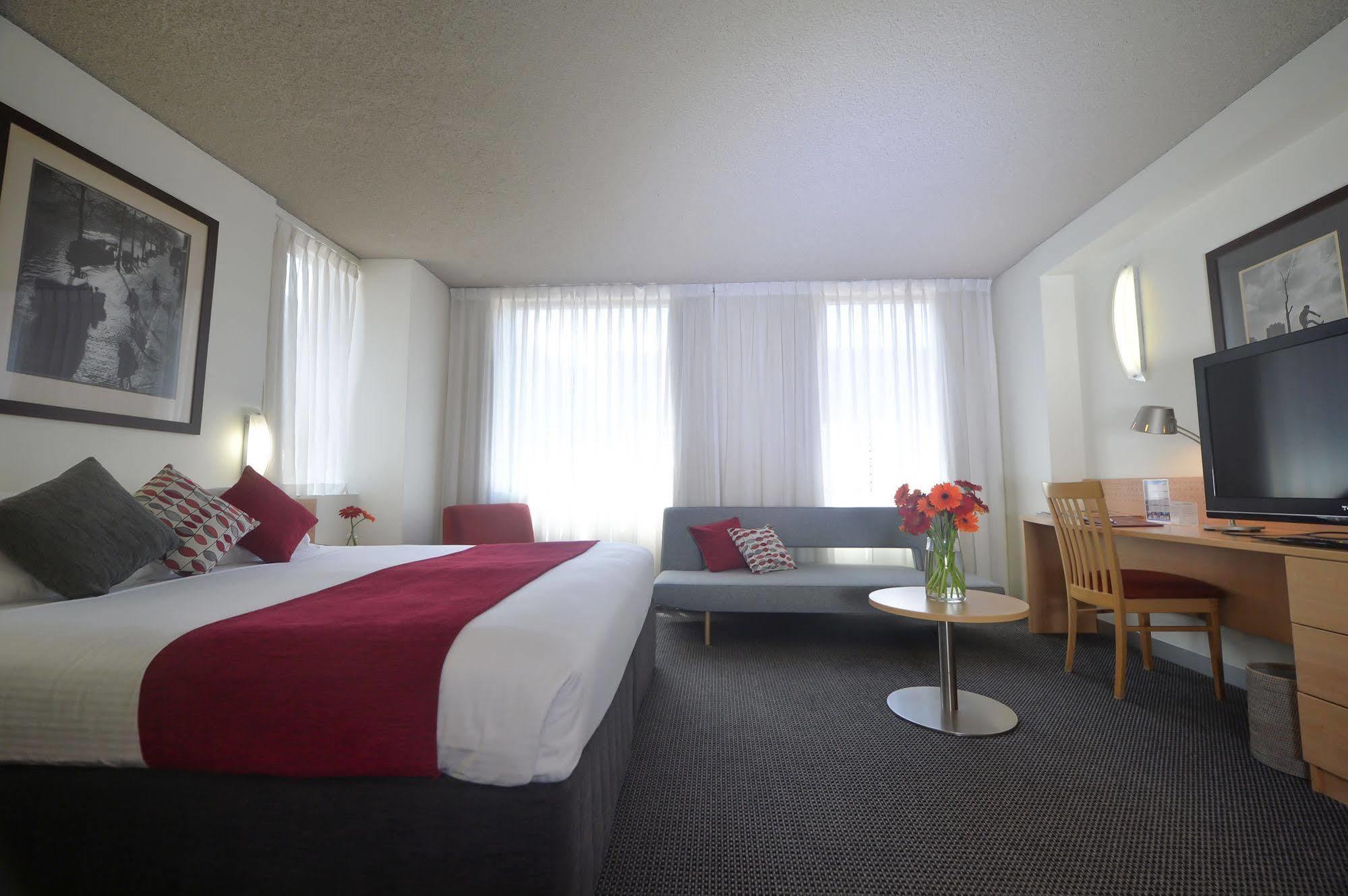 Lancemore Crossley St. Melbourne Exterior photo A room at the hotel
