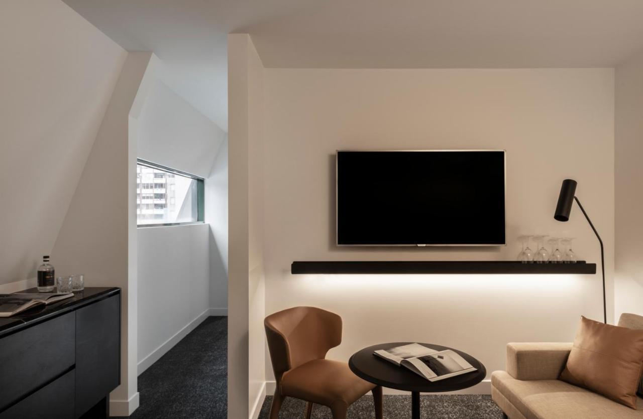 Lancemore Crossley St. Melbourne Exterior photo A room at the hotel